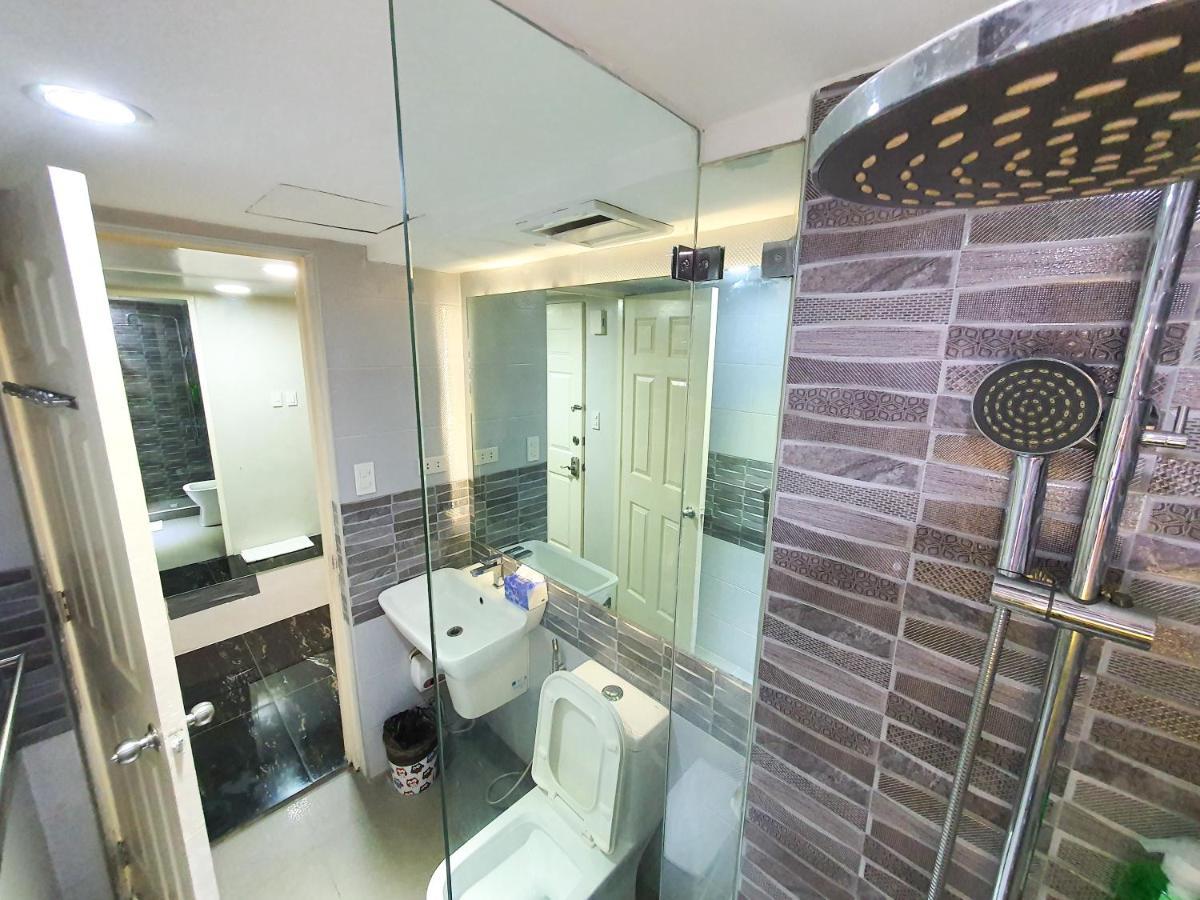 מנילה Burgundy Mckinley Place Service Apartment מראה חיצוני תמונה