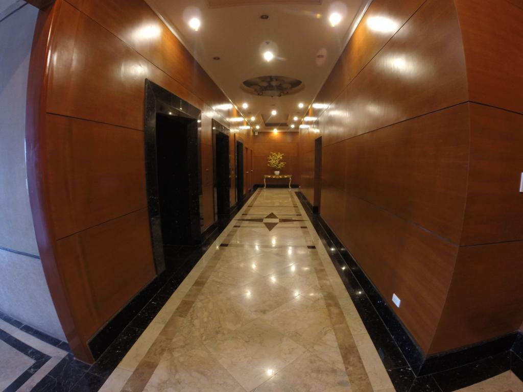 מנילה Burgundy Mckinley Place Service Apartment מראה חיצוני תמונה